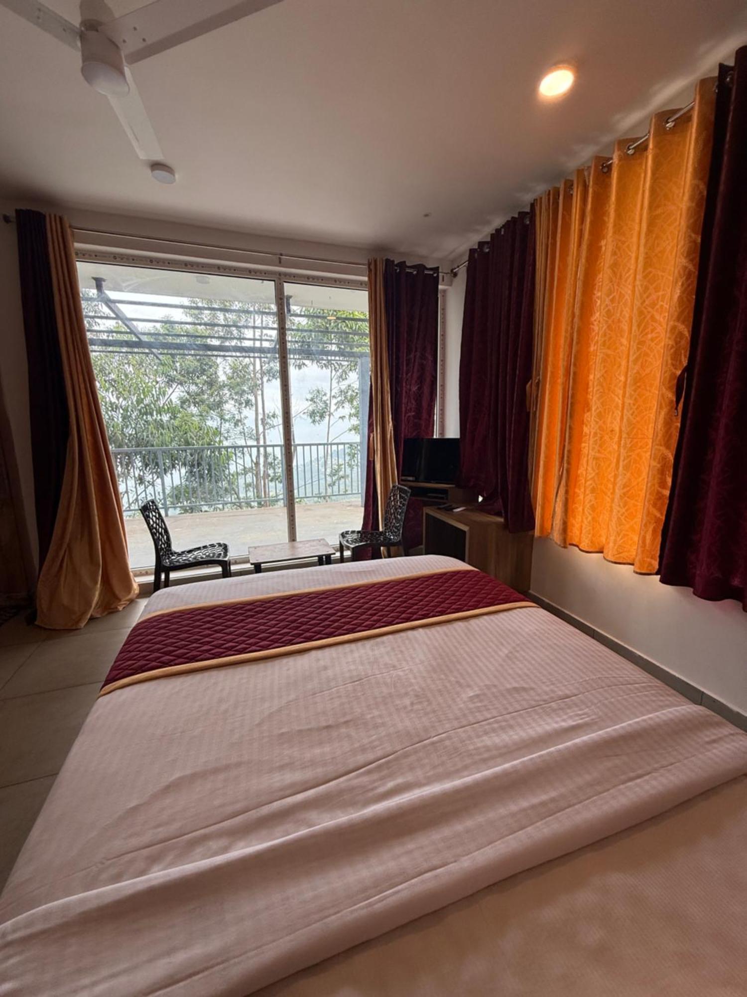 Hotel Honey Rock Kanthalloor Esterno foto