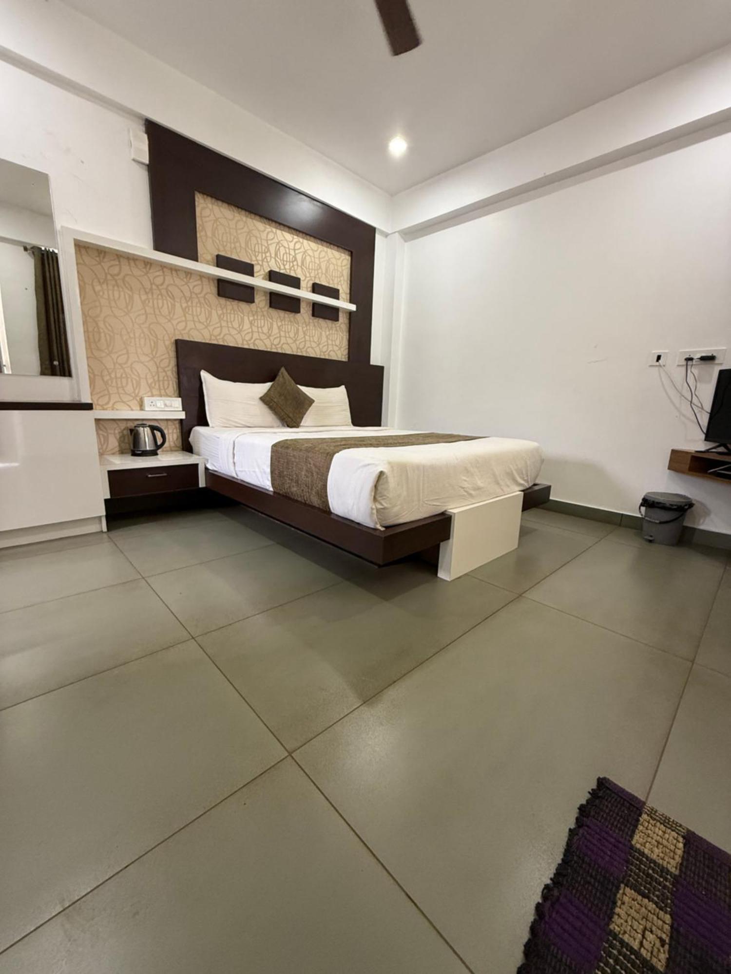 Hotel Honey Rock Kanthalloor Esterno foto