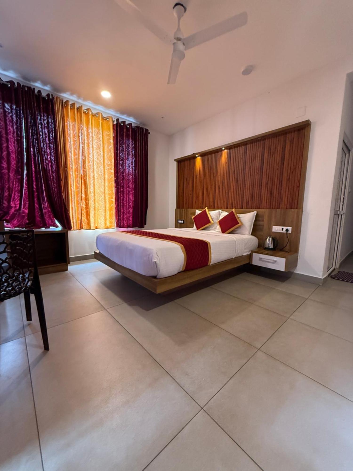 Hotel Honey Rock Kanthalloor Esterno foto